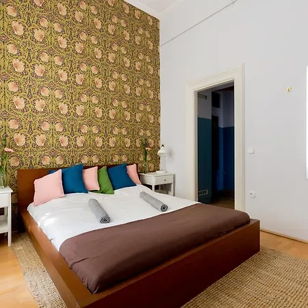 Treasure Box Citycenter Apartment *