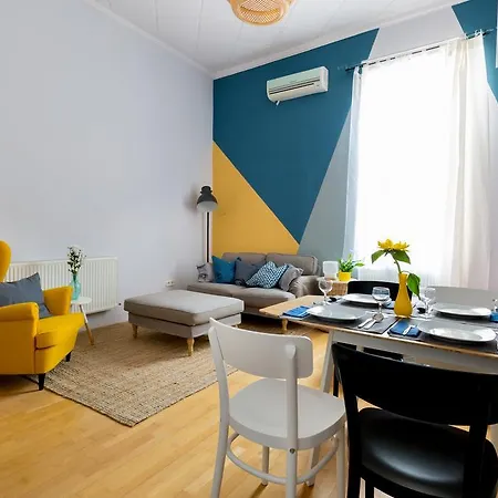 Treasure Box Citycenter Apartment *